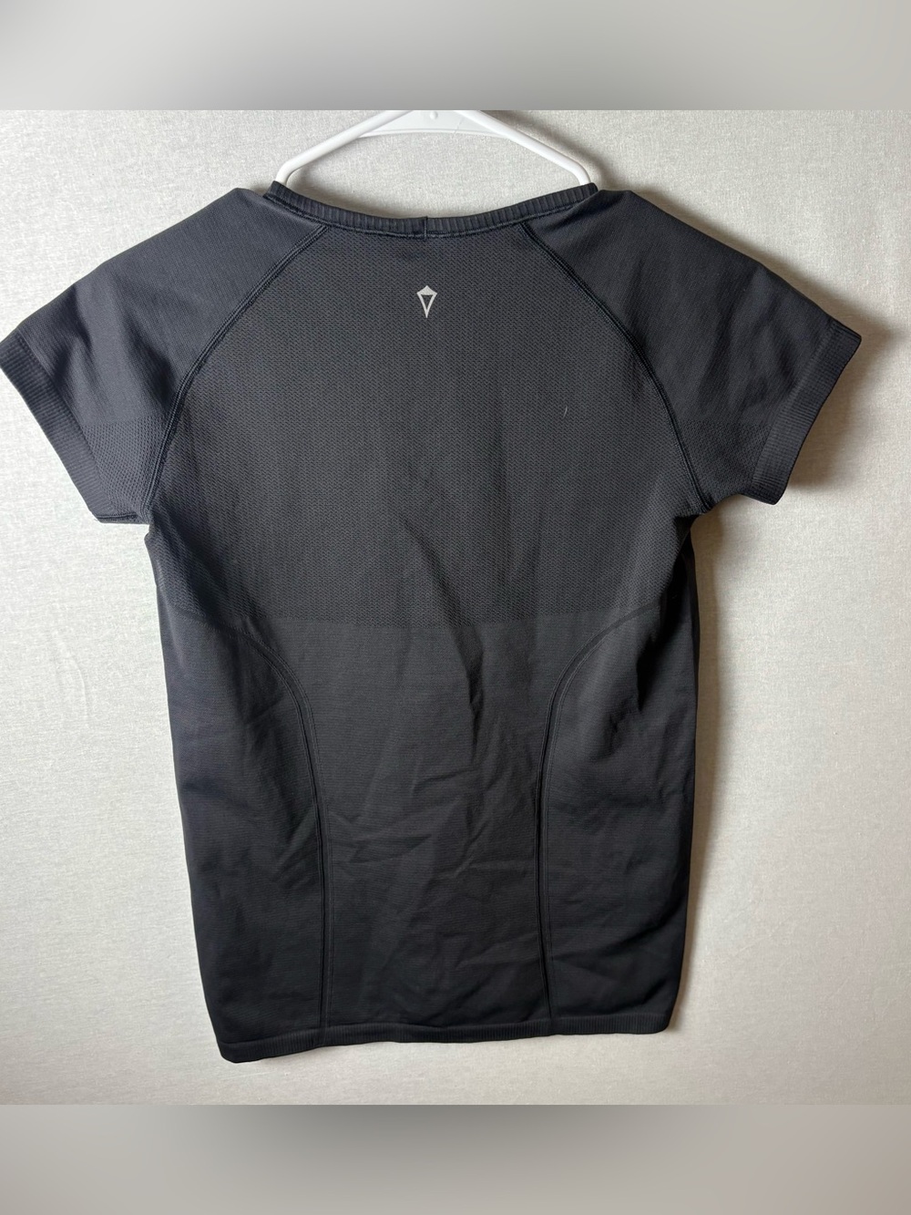 Ivivva by lululemon kids swifty tech Black Athletic Tee size 14